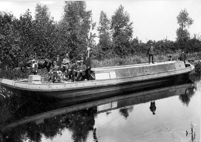  Foto genomen in 1903 tijdens de varende schouw van het bestuur van het hoogheemraadschap Amstelland , 1903