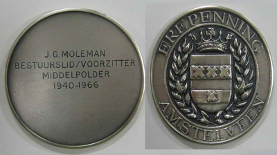  Penning van gemeente Amstelveen voor J.G. Moleman met opschrift bestuurslid Middelpolder 1940-1966