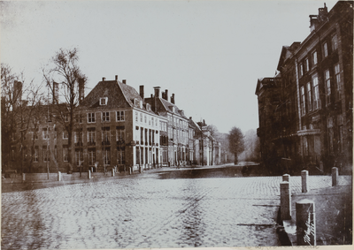  Korte Voorhout, hoek Lange Voorhout, naar de Bosbrug gezien, links Hotel Paulez