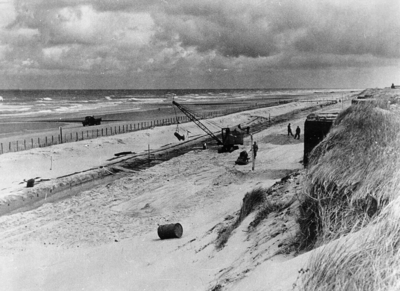 1557 Het herstel van de schade aan de duinen en het strand bij 's-Gravenzande ter hoogte van het strandhoofd nr. 3a na ...