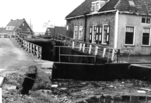 1407 De Goejanverwellesluis bij Gouda., z.j. (c. 1968)