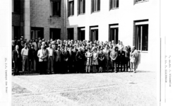 390 Ambtenaren van het hoogheemraadschap tijdens de opening van het Gemeenlandshuis te Delft., 1975/mei/29