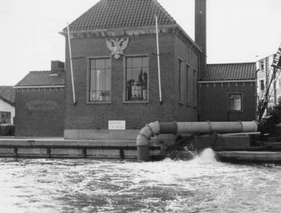 574 Het elektrische gemaal mr. dr. Th. F.J.A. Dolk te Leidschendam en de noodpomp voor waterinlaat., 1976/juli/19