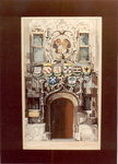 298 Gedeelte van de voorgevel, deur en wapenschilden, van het gemeenlandshuis van Delfland te Delft, geaquarelleerd ...