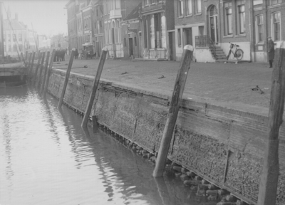 818 Kademuur van de haven te Maassluis nabij de Wateringsche sluis in opdracht van Gemeentewerken 11 januari 1930, 1930