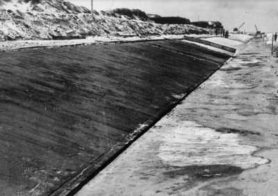 1579 De asfaltglooiing aan de duinvoet bij 's-Gravenzande ter hoogte van het strandhoofd nr. 3a., z.j.