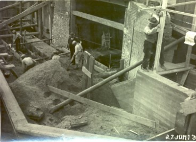 1695 Werkzaamheden aan de rioolduiker bij de Kastanjewatering, 1930