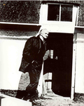 1047 Molenaar C.F. de Lange bij de Schaapweimolen., 1989