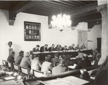 1790 Verenigde Vergadering 1983 in VV-zaal gemeenlandshuis te Delft, 1983