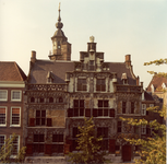 1851 Gevel van het gemeenlandshuis van Delfland aan de Oude Delft 167 te Delft, z.j. (1978?)