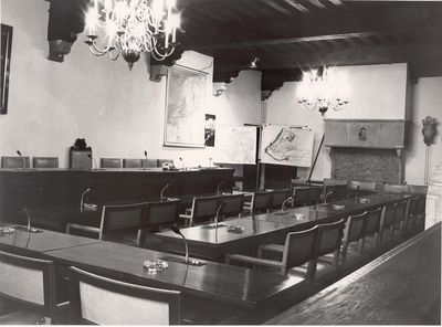1871 Ìnterieur van de vergaderzaal van de verenigde vergadering in gemeenlandshuis te Delft, z.j. (1985?)