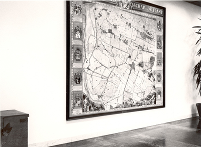 1872 kaart 'T HOOGE HEEMRAEDSCHAP VAN DELFLANT van Nicolaas en Jacob Kruikius van 1712, in de entreehal van het nieuwe ...