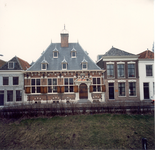 1878 Voorgevel van het gemeenlandshuis aan de Hoogstraat te Maassluis, 1985/maart/19