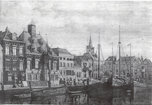 1886 Gezicht op gedeelte van haven van Maassluis aan de Stadhuiskade, met (2de huis van links) het gemeenlandshuis van ...