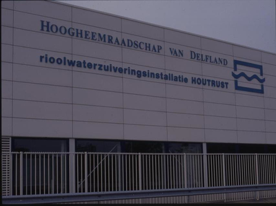 1937 Kantoorgebouw van de rioolwaterzuiveringsinstallatie Houtrust te Den Haag, 1990