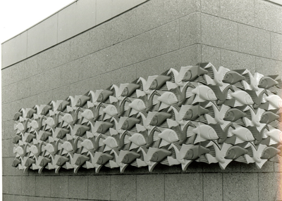 1957 Kunstwerk vogels en vissen van M.C. Escher bij rioolwaterzuiveringsinstallatie Houtrust, z.j.