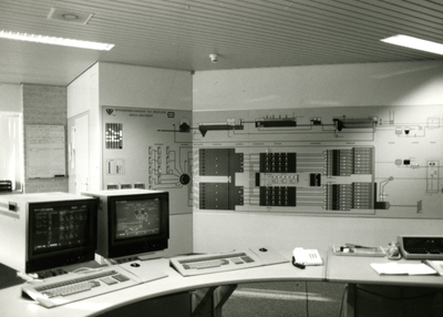 1960 Controlekamer van de rioolwaterzuiveringsinstallatie Houtrust, z.j. (1989)