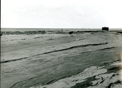 1991 Zandopspuiting op het strand van 's-Gravenzande ter hoogte van Arendsduin op 18 juli 1986, 1986