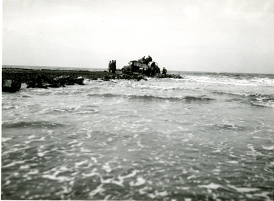 2020 Asfaltwerk aan een strandhoofd te Scheveningen, 1938