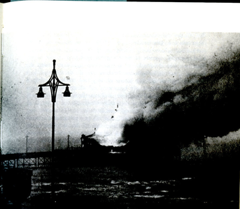 2126 Door de duiters aangestoken brand in het Pierpaviljoen in 1943, 1943/maart/26