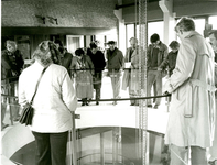 2235 Het boezemgemaal Scheveningen tijdens een open dag, 1977