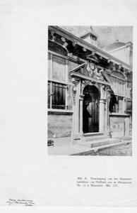 487 De poortingang van het Gemeenlandshuis aan de Hoogstraat te Maassluis., (1936?)