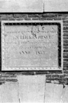 557 Gedenkstenen in de Rijckevorselse sluis te 's-Gravenzande met opschrift Jonkheer Augustinus Joseptus Aloijsius van ...