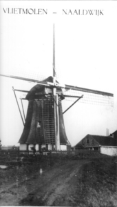 1075 De Vlietmolen van de Vlietpolder te Naaldwijk, gezien naar het oosten.