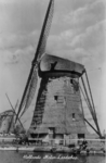 935 De Zweth, de Hoekmolen (rechts), de Noordmolen (links) en de Nieuwe molen van de Polder Berkel, gezien naar het ...