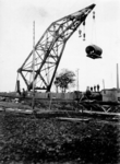 674 Het transport van één van de pompen ten behoeve van het dieselgemaal mr. dr. C.P. Zaaijer te Maassluis., 1927