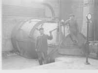 682 Het interieur van het dieselgemaal mr. dr. C.P. Zaaijer te Maassluis., (1928?)