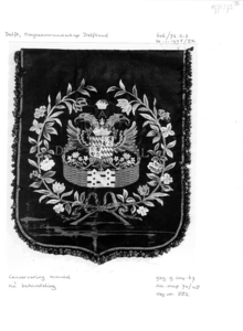 1121 Vaandel uit de tweede helft van de 19e eeuw, dragende als voorstelling het wapen van Delfland, gehouden door de ...