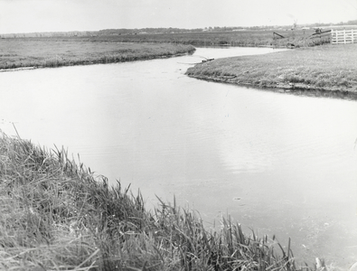 FOTO-000004 Dobbewatering ter plaatse van het Oranjewater of Zijsloot C, 1965