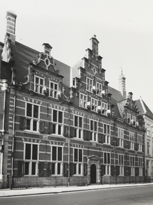 FOTO-000261 Voorgevel van het gemeenlandshuis van Rijnland aan de Breestraat, 1978