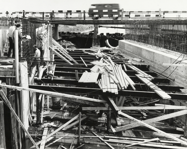 FOTO-000337 De Jan Zwanenbrug in aanbouw, circa 1965