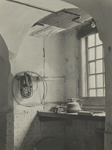 FOTO-000461 Oude werkplaats onder de Grote Zaal in het gemeenlandshuis van Rijnland, tegenwoordig keuken, 1943
