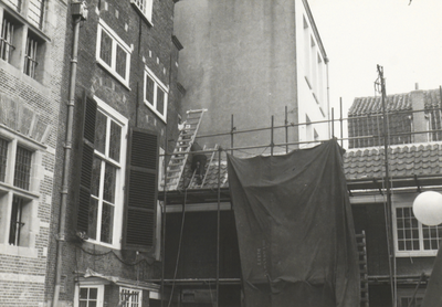 FOTO-000716 Restauratie van het gemeenlandshuis in Leiden, 1968