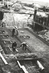 FOTO-000915 Bouw van de afvalwaterzuiveringsinstallatie Alphen-Noord: wapening van de keldervloer voor het be..., 1970-1972