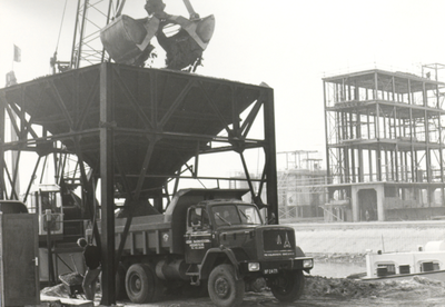 FOTO-000938 Het bouwrijp maken van de grond voor de bouw van afvalwaterzuiveringsinstallatie Gouda, vóór december 1972