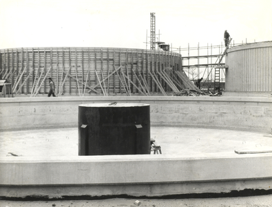 FOTO-001036 Afvalwaterzuiveringsinstallatie te Noordwijkerhout in aanbouw, 9/5/1967