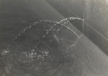 FOTO-001255 Scheur in de westzijde van de Hanepraaiduiker, zichtbaar geworden tijdens de droogzetting op 3 ap..., circa 1981