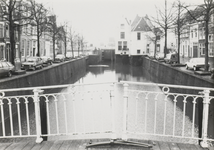 FOTO-001263 De havensluis vanuit het noorden gezien, circa februari 1987