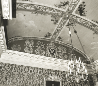 FOTO-001679 Plafond in de Grote Zaal van het gemeenlandshuis van Rijnland, 1977