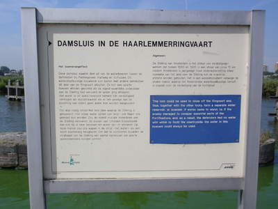 FOTO-850559 Informatiebord over de stelling van Amsterdam en de damsluis nabij Vijfhuizen , augustus 2009