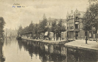 PBK-000024 Zicht op de Rijn te Leiden, circa 1915