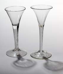 KGV-000099 Kelkglas met een luchtspiraal in de stam, circa 18e eeuw