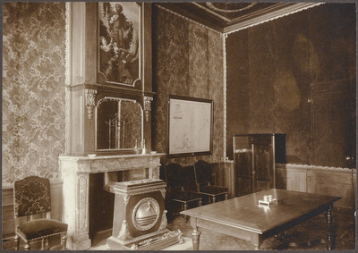 FOTO_00004 Kamer van de dijkgraaf in het gemeenlandshuis van Schieland aan de Korte Hoogstraat 3 te Rotterdam, 1920