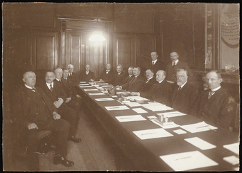 FOTO_00006 Kamer van de Verenigde Vergadering in het gemeenlandshuis van Schieland aan de Korte Hoogstraat 3..., 1920