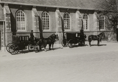 FOTO_00018 De schouwlandauers van Schieland bij de kerk van Capelle aan den IJssel, 29 april 1938
