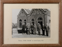 FOTO_00469 Het bestuur van de samengevoegde polder Stolwijk voor gemaal Verdoold, 1951